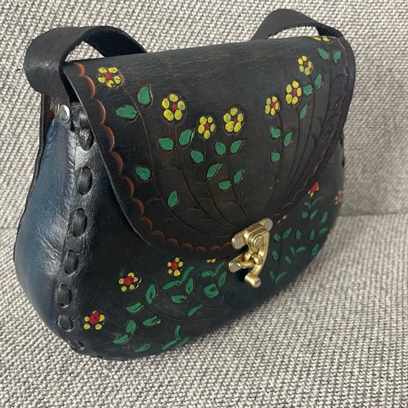Structured Blue Leather Shoulder Bag with Floral Hand Painted Details Gold Hinge - Picture 2 of 16